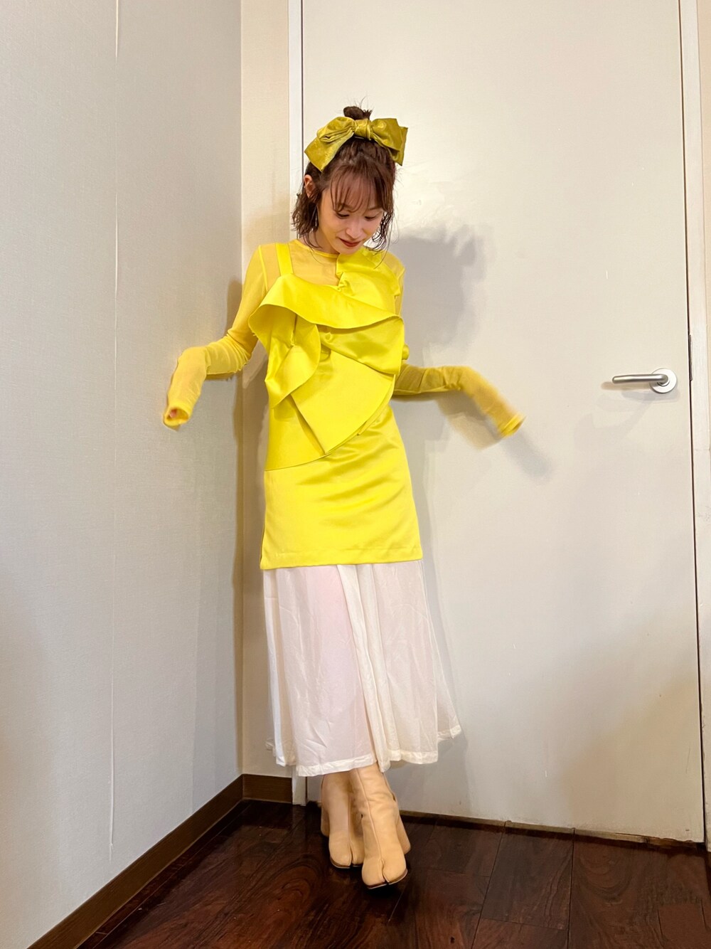 ZARAのドレス（イエロー系）を使った人気ファッションコーディネート