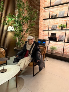 「MARITHE + FRANCOIS GIRBAUD（マリテフランソワジルボー）のアイテム」を使った、高橋愛さん（レディース・154cm）の冬コーディネート