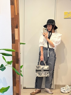 「高橋愛」｜「アイテム（バレエシューズ）」を使った、高橋愛さん（レディース・154cm）の秋コーディネート