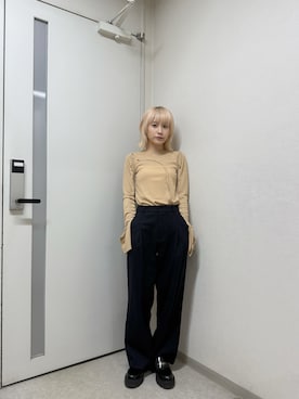 「アイテム（ローファー）」を使った、高橋愛さん（レディース・154cm）の秋コーディネート