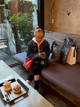 「アイテム（デニムジャケット）」を使った、高橋愛さん（レディース・154cm）の秋コーディネート