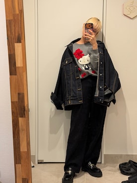 「アイテム（デニムジャケット）」を使った、高橋愛さん（レディース・154cm）の秋コーディネート