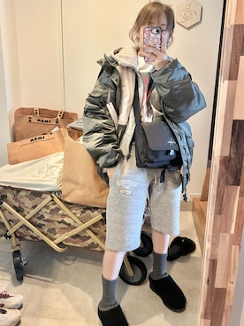 「UGG（アグ）のアイテム（シューズ）」を使った、高橋愛さん（レディース・154cm）の春コーディネート