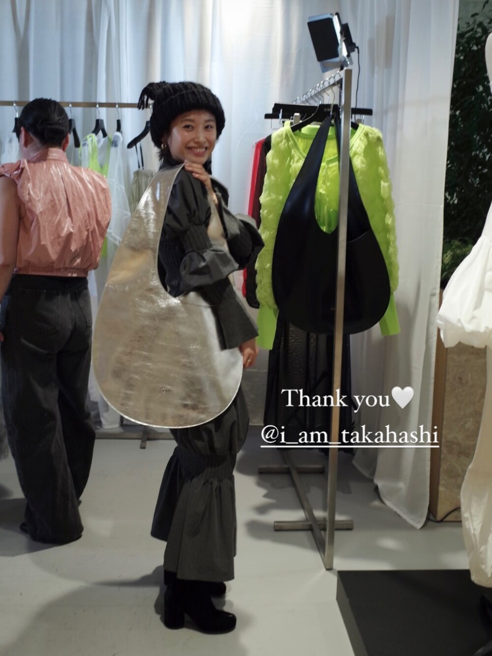 「大人コーデ、セットアップ、SORIN、SORINstyle、ソリン、高橋愛、154cm、ダークグレー、グレー好き、🩶」｜「SORINのWool Blend Rib Balloon Knit（ニット/セーター、グレー系）」を使った、高橋愛さん（レディース・154cm）の冬コーディネートの1枚目の写真