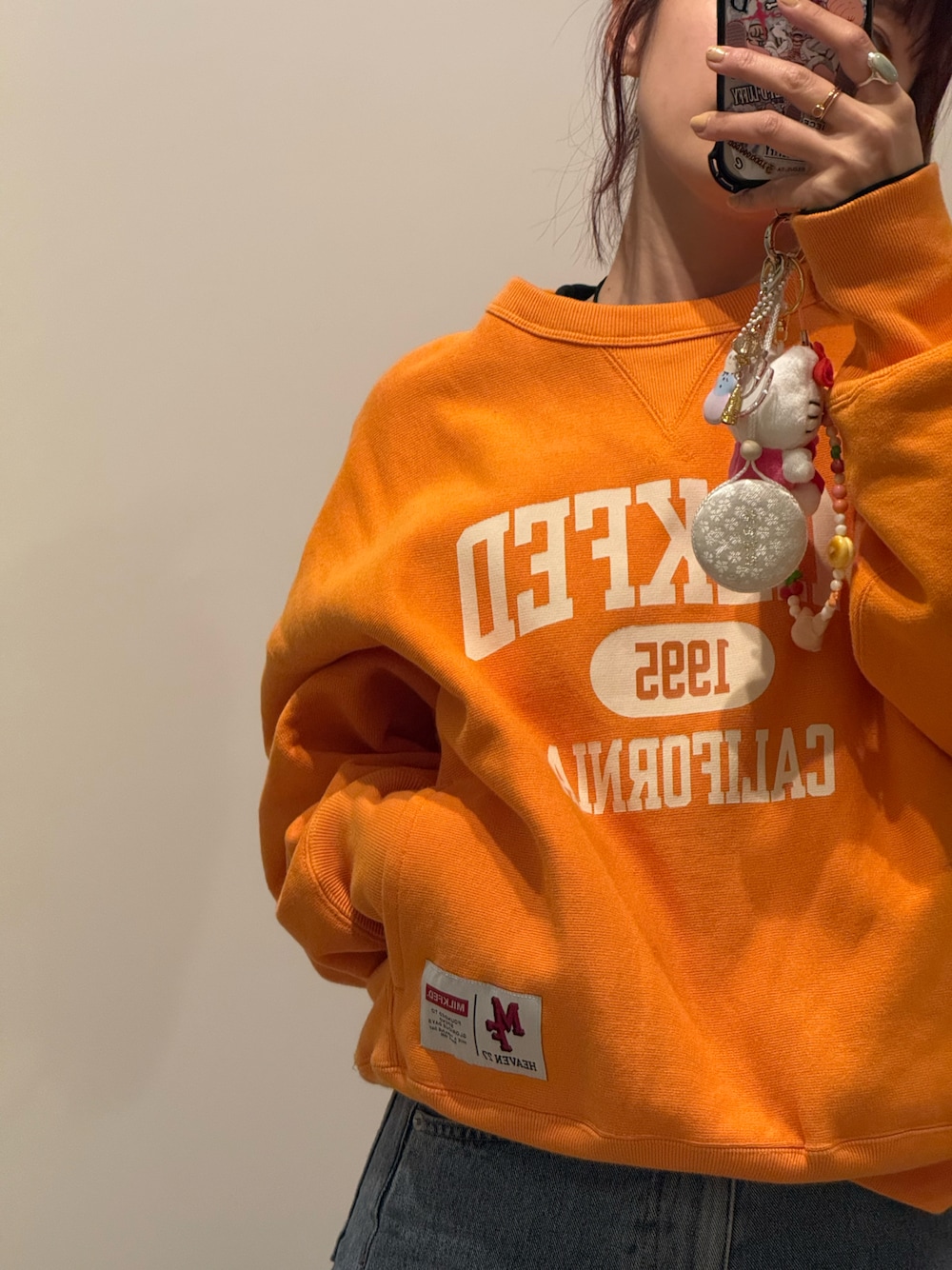 「スウェット、オレンジ、ボーイッシュ、コヒナ、154cm、MILKFED.、ミルクフェド、チャンピオン、Champion」｜「MILKFED.のアイテム（スウェット、オレンジ系）」を使った、高橋愛さん（レディース・154cm）の冬コーディネートの1枚目の写真