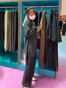 「URBAN RESEARCH（アーバンリサーチ）のアイテム（カチューシャ）」を使った、高橋愛さん（レディース・154cm）の秋コーディネート