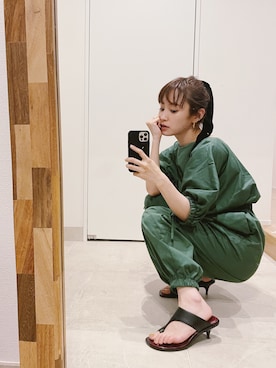 「緑」｜「アイテム（オールインワン・サロペット）」を使った、高橋愛さん（レディース・154cm）の夏コーディネート