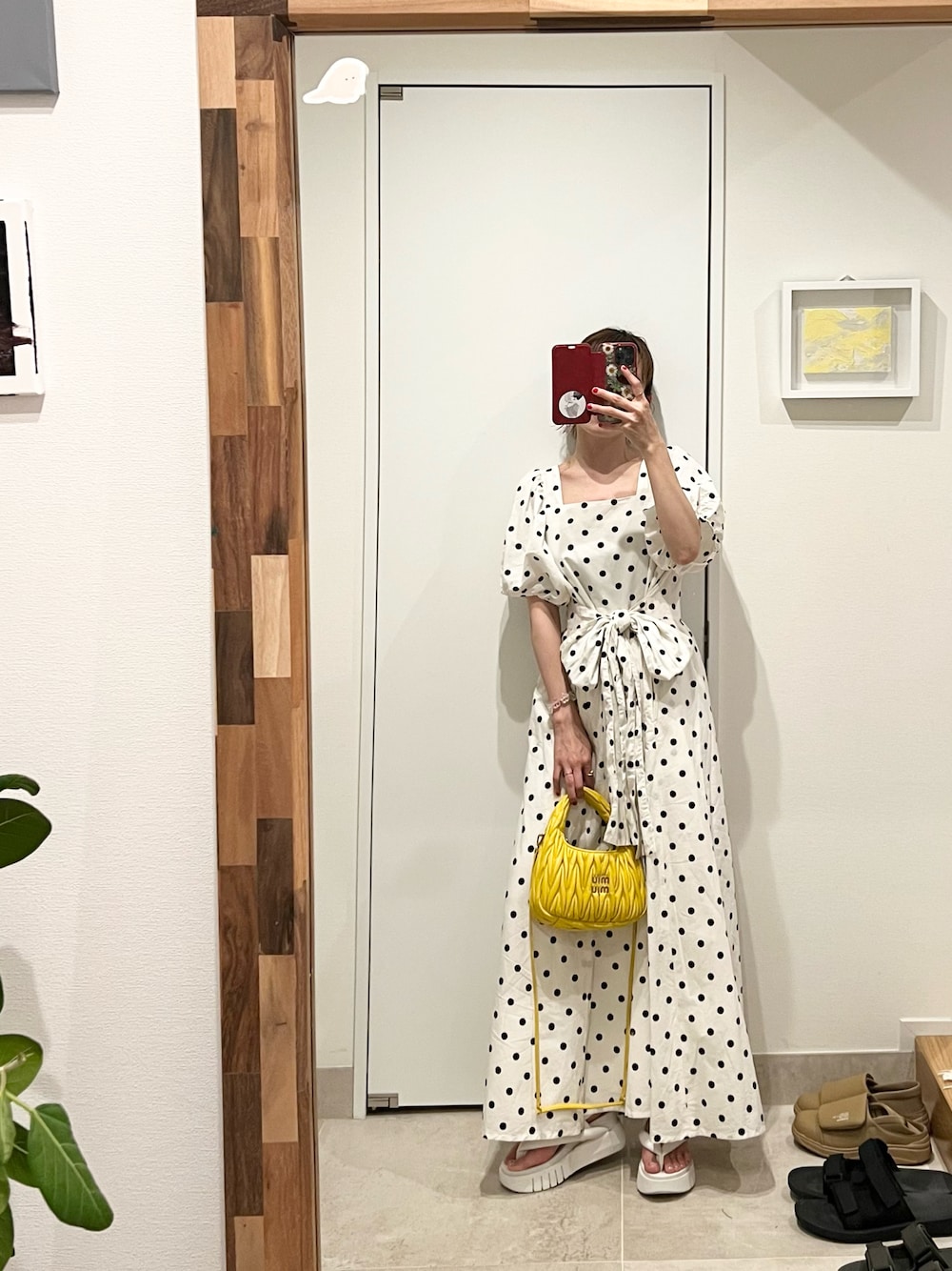 「夏コーデ、大人ガーリー、PINK HOUSE、ピンクハウス、154cm、厚底シューズ、厚底サンダル、UN3D.、MIUMIU、ミュウミュウ、きいろといえばわたし、高橋愛、ドット」｜「PINK HOUSEのcoin dot  one piece（ワンピース、ホワイト系）」を使った、高橋愛さん（レディース・154cm）の夏コーディネートの1枚目の写真
