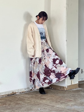 「高橋愛」｜「アイテム（スカート）」を使った、高橋愛さん（レディース・154cm）の冬コーディネート