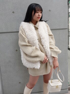 「アイボリー」｜「アイテム（その他アウター）」を使った、ななさん（レディース・163cm）の冬コーディネート