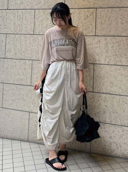 トップス ON CORNERS tシャツ ロゴプリント入りシアートップス レディース