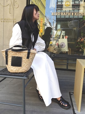 「CORNERS by KR（コーナーズバイケーアール）のCORNERS by KR　バスケットかごバッグ（かごバッグ）」を使った、ななさん（レディース・163cm）の夏コーディネート