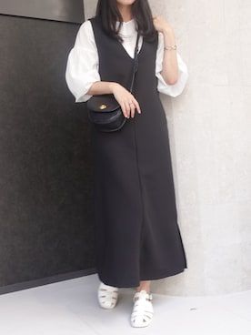 「スリット」｜「アイテム（ジャンパースカート）」を使った、ななさん（レディース・163cm）の夏コーディネート
