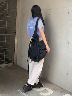 「CORNERS（コーナーズ）のカーブパンツ（スラックス）」を使った、ななさん（レディース・163cm）の春コーディネート