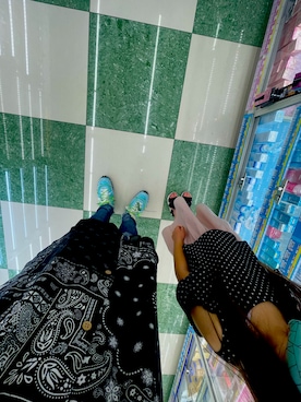 「お買い物」｜「アイテム（スニーカー）」を使った、hiro_mskさん（メンズ・173cm）の夏コーディネート