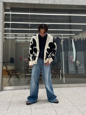 「WHITELAND（ホワイトランド）のアイテム（カーディガン/ボレロ、ブラック系）」を使った、natsushiさん（メンズ・175cm）の冬コーディネート