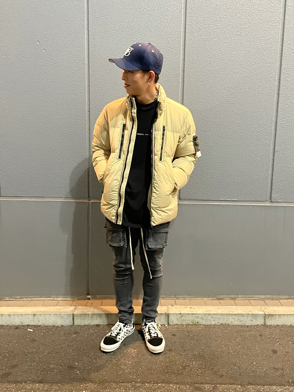 「ビッグシルエット、LHP、原宿、Danke schon、大人コーデ、お散歩コーデ、オトナカジュアル、韓国ファッション、WHITELAND BLACKBURN、LHP原宿」｜「DANKE SCHONのDankeSchon/ダンケシェーン/バイオウォッシュフラップパンツ（カーゴパンツ、グレー系）」を使った、natsushiさん（メンズ・175cm）の秋コーディネートの1枚目の写真