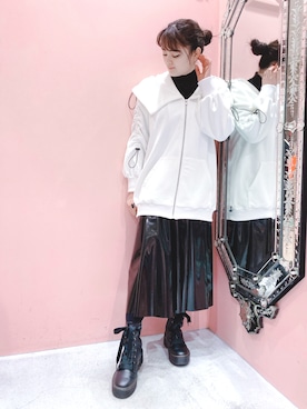 「アイテム（パーカー、ホワイト系）」を使った、ゆずさん（レディース・155cm）の冬コーディネート