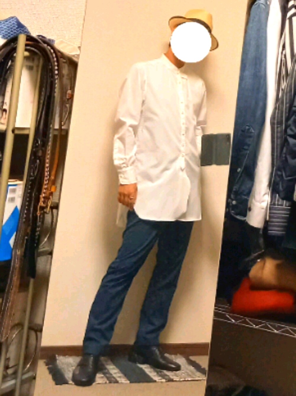「ストローハット、レッター、バンドカラーシャツ、クラシカ、スラックス、ブラックレーベルクレストブリッジ、ソラリス21ロー、ラフシモンズランナー」｜「BLACK LABEL CRESTBRIDGEのドットエアーメランジニットプリントトラウザーズ（スラックス、ブルー系）」を使った、ダイテンさん（メンズ・174cm）の秋コーディネートの1枚目の写真