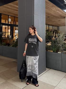「LOUNGEDRESS（ラウンジドレス）のラインパンツ（その他パンツ、ブラック系）」を使った、linaさん（レディース・156cm）の春コーディネート