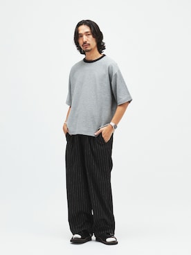 「JOURNAL STANDARD（ジャーナルスタンダード）のリネン ポリ ストライプ オーバー パンツ（スラックス、ブラック系）」を使った、syuさん（メンズ・174cm）の夏コーディネート