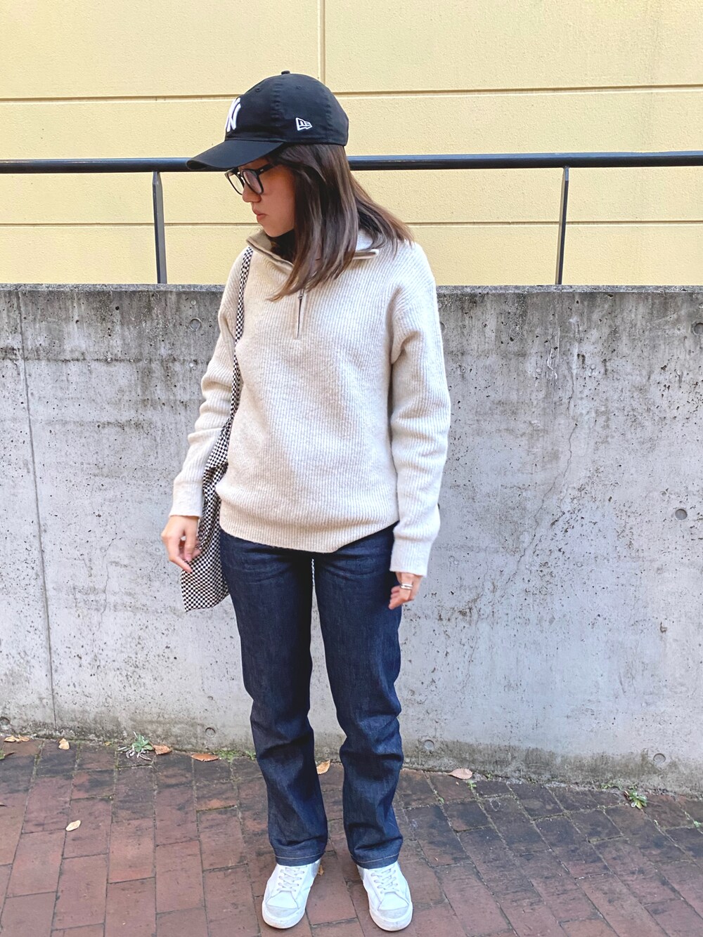 「未来のWEARISTAプロジェクト、ハーフジップ、UNIQLOハーフジップ、A.P.C.、A.P.C.デニム、着回しコーデ、Nike blazer、ヤンキースキャップ」｜「MOMAのアイテム（キャップ、ブラック系）」を使った、SAーyaさん（レディース・156cm）の秋コーディネートの1枚目の写真