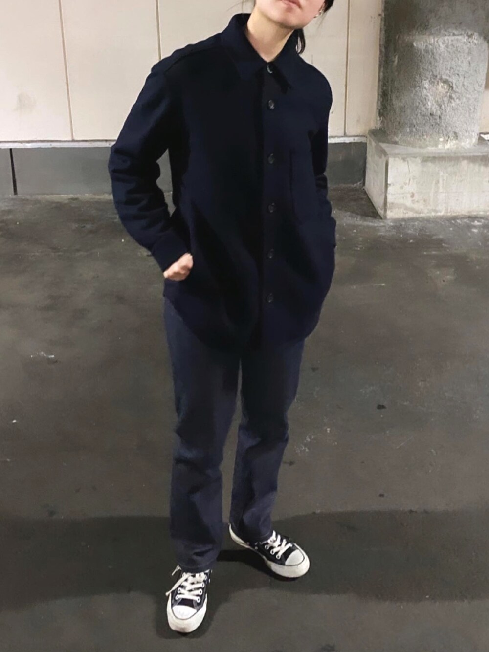「シンプル、デニムパンツ、UNIQLOコーデ、オーバーシャツジャケット、APC、APCデニム、コンバース オールスター、メンズライク、ootd、駐車場、カッコつけ、1月、1月コーデ、最高気温8℃、デニムコーデ」｜「UNIQLOのアイテム（ジャケット/アウター、ブルー系）」を使った、SAーyaさん（レディース・156cm）の冬コーディネートの1枚目の写真