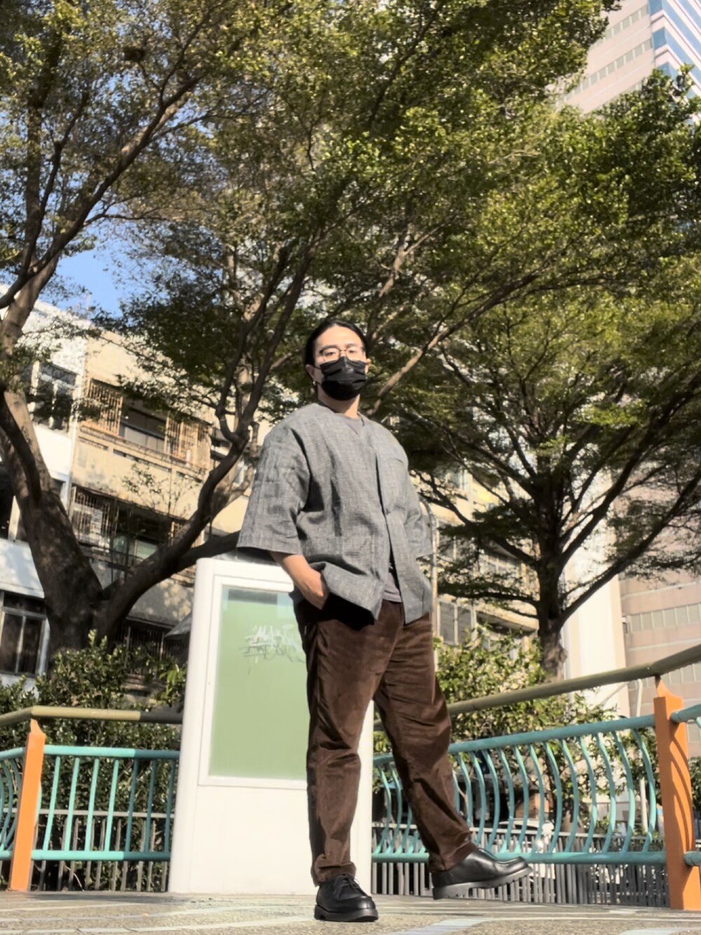 「ootd、野良着、Machismo」｜「Machismoのアイテム（その他アウター、グレー系）」を使った、徐納森．徐斯達 さん（メンズ・168cm）の冬コーディネートの1枚目の写真