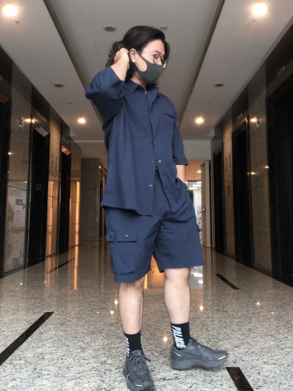 「blue、藍色」｜「Kenjiのアイテム（シャツ/ブラウス、ブルー系）」を使った、徐納森．徐斯達 さん（メンズ・167cm）の夏コーディネートの1枚目の写真
