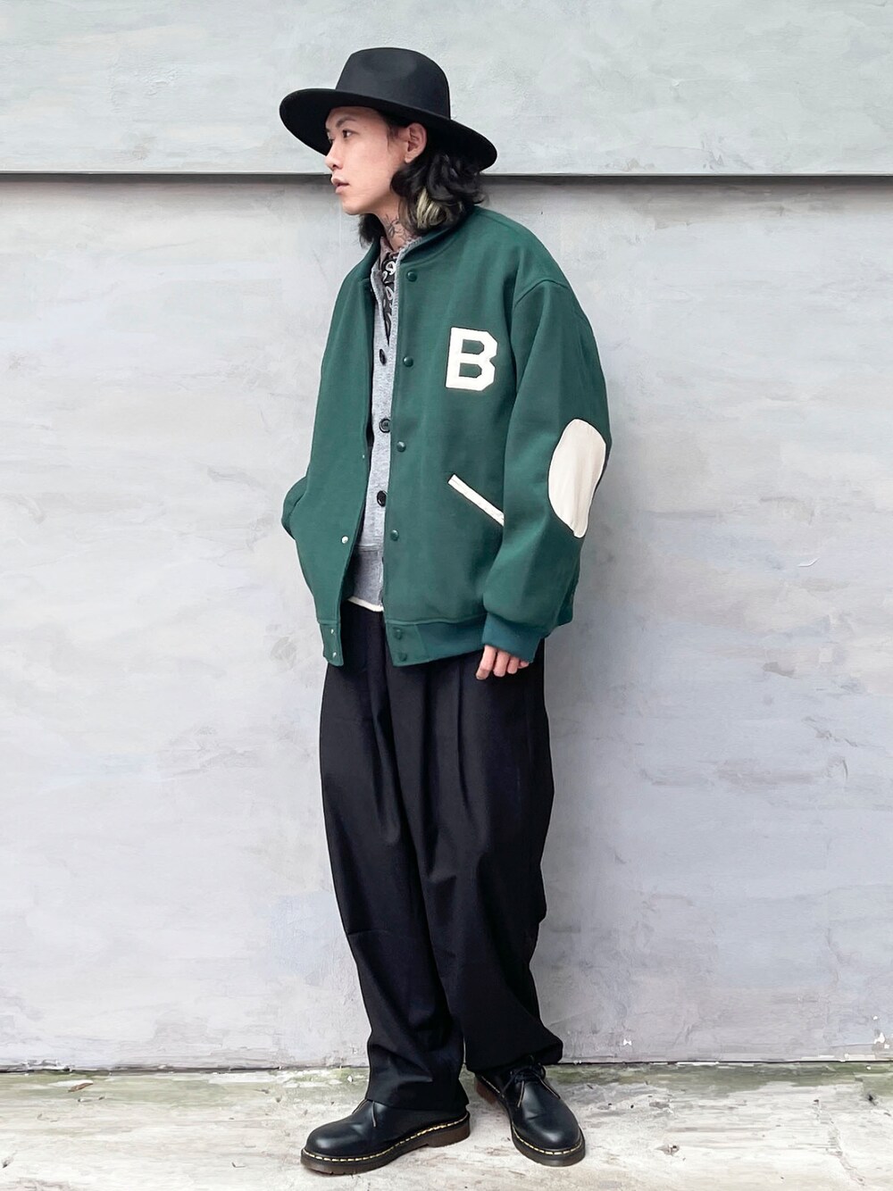 「ootd、ootdtw、daily look、outfit、大人カジュアル、仕事着、vintage、ＩＶＹ、春コーデ、春」｜「Dr. Martensの《Dr.Martens》1461Z 3 EYE SHOE DMS  BLACK SMOOTH（ローファー、ブラック系）」を使った、ffflea👾さん（メンズ・178cm）の冬コーディネートの1枚目の写真