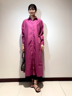 「ITEMS URBANRESEARCH（アイテムズ アーバンリサーチ）のアイテム（シャツワンピース）」を使った、MAYUMIさん（レディース・167cm）の夏コーディネート