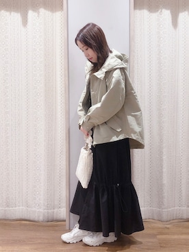 「earth music&ecology（アースミュージックアンドエコロジー）のアイテム（ジャケット/アウター）」を使った、よこぞうさん（レディース・154cm）の春コーディネート