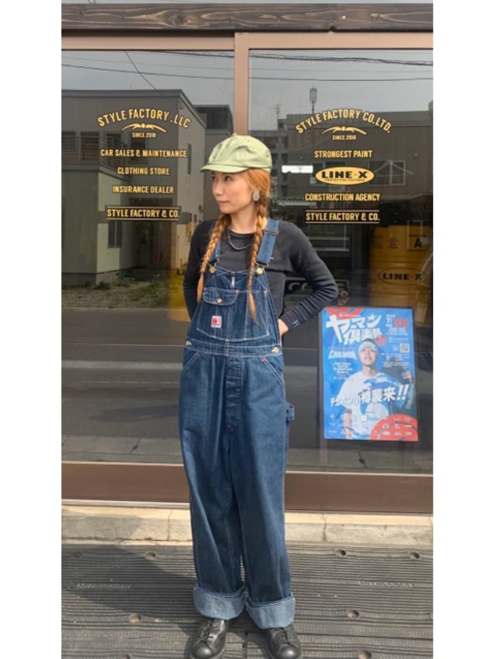 「アメカジ、オーバーオール、tcb jeans、hwdogandco、ハンチング、キャスケット、スタイルファクトリー、スタイルファクトリー小樽、stylefactory、stylefactory小樽」｜「RED WINGのアイテム（ブーツ、ブラック系）」を使った、nagisaさん（レディース・155cm）の夏コーディネートの1枚目の写真