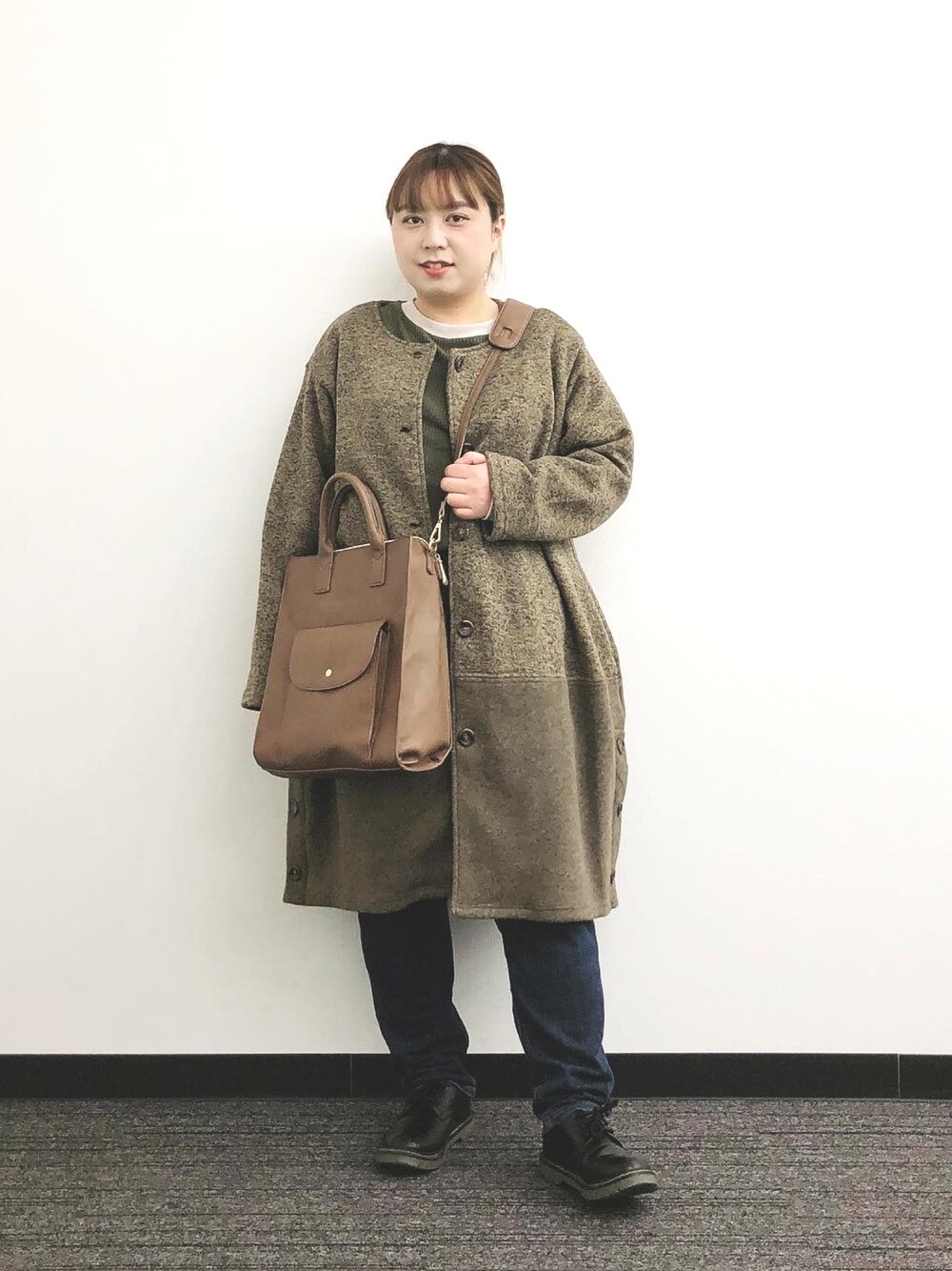 「大きいサイズ、プラスサイズ、ぽっちゃり、ぽっちゃりコーデ、３Ｌ、4L、ゴールドジャパン、ハッピーマリリン、しまむら、しまむらコーデ、しまパト、アベイル、Avail、ベージュコーデ、plussizefashion」｜「ゴールドジャパンのアイテム（ジャケット/アウター、ベージュ系）」を使った、ちか／プラスサイズモデルぽっちゃりコーデさん（レディース・157cm）の冬コーディネートの1枚目の写真