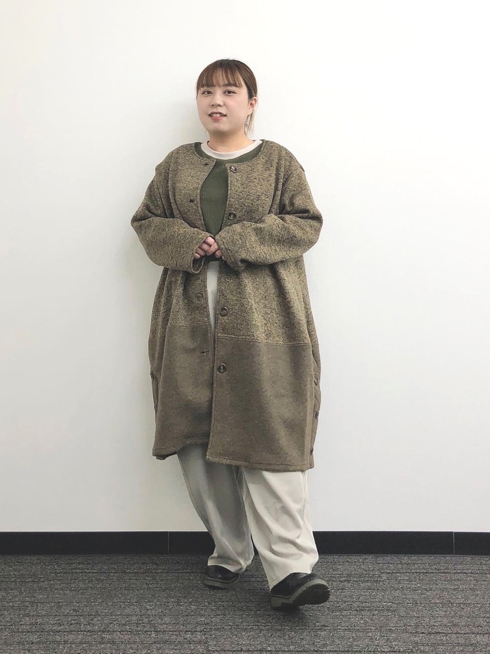 「大きいサイズ、ぽっちゃり、ぽっちゃりコーデ、プラスサイズ、plussize、plussizefashion、３Ｌ、4L、ゴールドジャパン、ハッピーマリリン、アベイル、Avail、白パンツ、ごきげんウィーク、韓国ファッション」｜「ゴールドジャパンのアイテム（ジャケット/アウター、ベージュ系）」を使った、ちか／プラスサイズモデルぽっちゃりコーデさん（レディース・157cm）の春コーディネートの1枚目の写真
