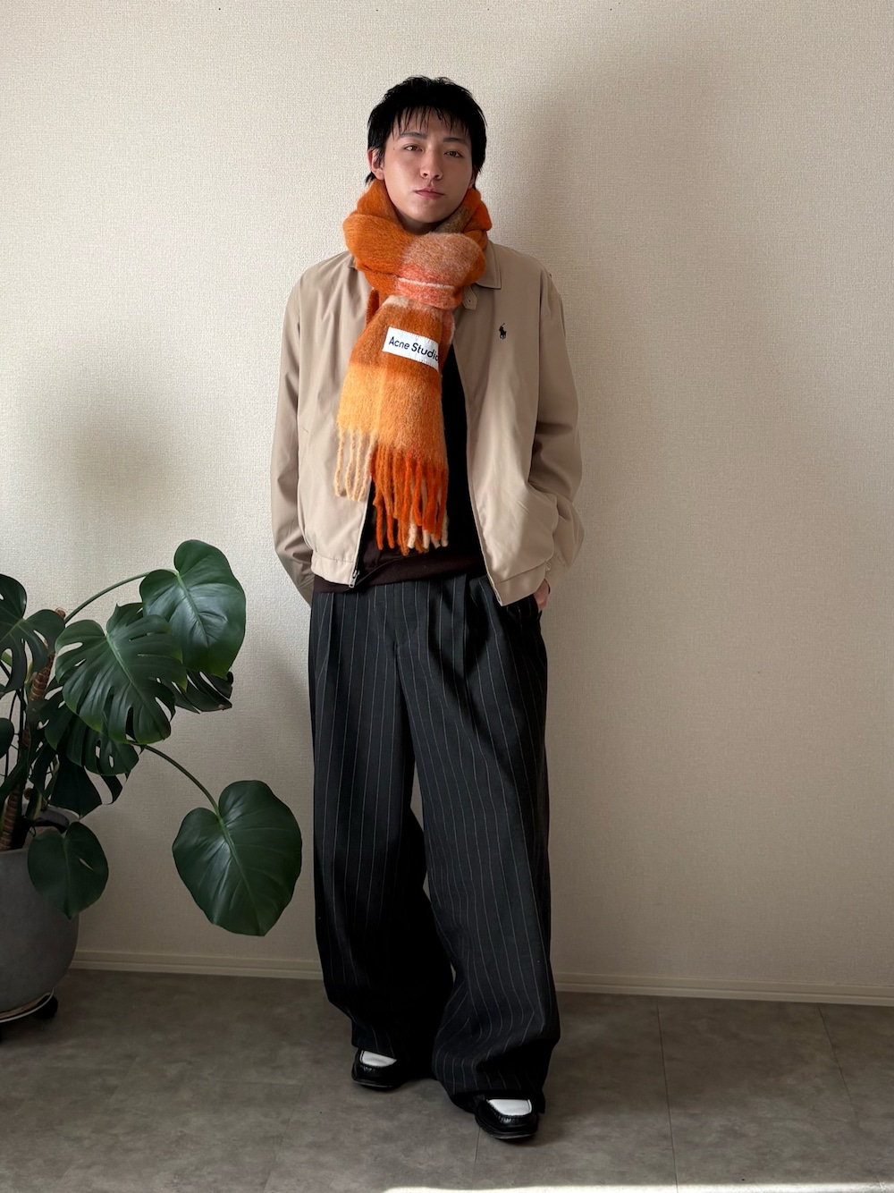 Acne Studiosのマフラー（オレンジ系）を使った人気ファッション