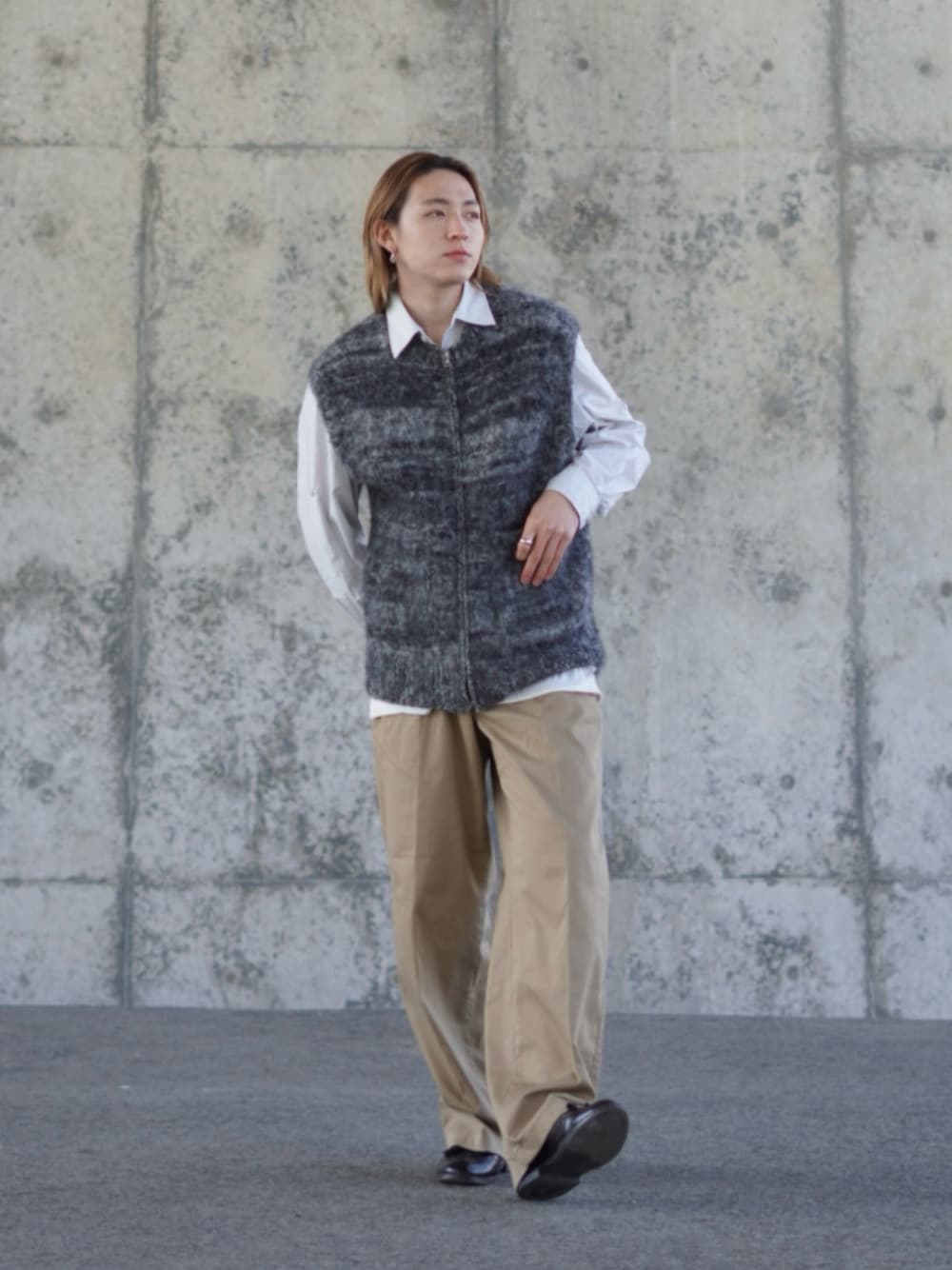 AURALEEのベストを使った人気ファッションコーディネート - WEAR