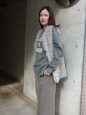 「スラックスパンツ」｜「アイテム（スウェット）」を使った、あかねさん（レディース・164cm）の秋コーディネート