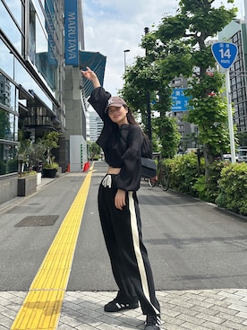 「クロップドトップス」｜「アイテム（ブルゾン）」を使った、あかねさん（レディース・164cm）の春コーディネート