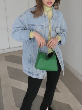 「スリットパンツ」｜「アイテム（デニムジャケット）」を使った、あかねさん（レディース・164cm）の春コーディネート
