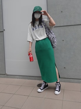 「アイテム（音楽/本・雑誌、ホワイト系）」を使った、あかねさん（レディース・164cm）の夏コーディネート
