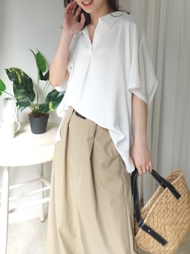 「CORNERS（コーナーズ）のビッグシルエットスキッパーシャツ（シャツ/ブラウス、ホワイト系）」を使った、あかねさん（レディース・165cm）の春コーディネート