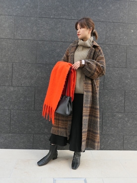 「CORNERS（コーナーズ）のアイテム（ステンカラーコート）」を使った、あかねさん（レディース・164cm）の冬コーディネート