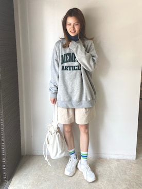 「タートルネック」｜「アイテム（音楽/本・雑誌）」を使った、あかねさん（レディース・164cm）の春コーディネート