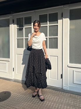 「CORNERS（コーナーズ）の【接触冷感】ドレープ半袖Tシャツ（Tシャツ/カットソー、ホワイト系）」を使った、あかねさん（レディース・165cm）の夏コーディネート