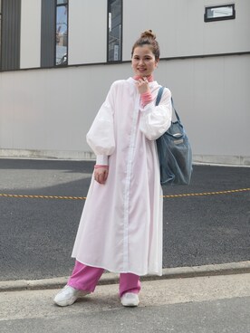 「春カラー」｜「アイテム（音楽/本・雑誌）」を使った、あかねさん（レディース・164cm）の春コーディネート