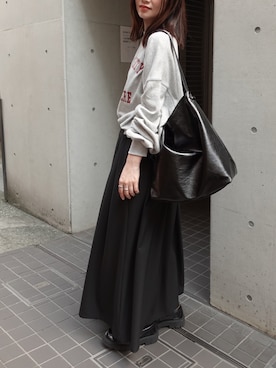 「CORNERS（コーナーズ）のアイテム（スカート）」を使った、あかねさん（レディース・164cm）の秋コーディネート