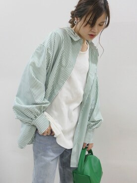 「CORNERS（コーナーズ）のオーバーサイズストライプシャツ（シャツ/ブラウス）」を使った、あかねさん（レディース・164cm）の春コーディネート