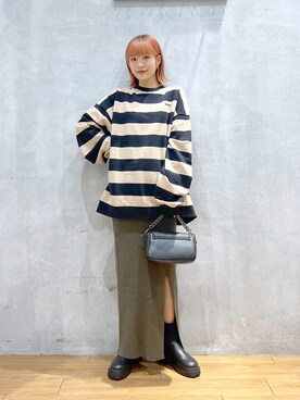 「ボーダーニット」｜「アイテム（スウェット）」を使った、サエさん（レディース・159cm）の秋コーディネート