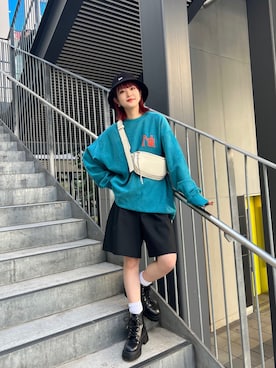 「PAGEBOY（ページボーイ）のクラックカレッジBIGスウェット（スウェット）」を使った、サエさん（レディース・159cm）の冬コーディネート